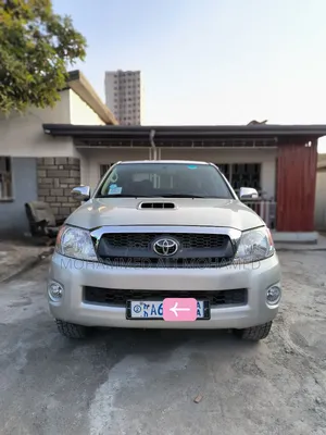 Toyota Hilux 2015 Silver