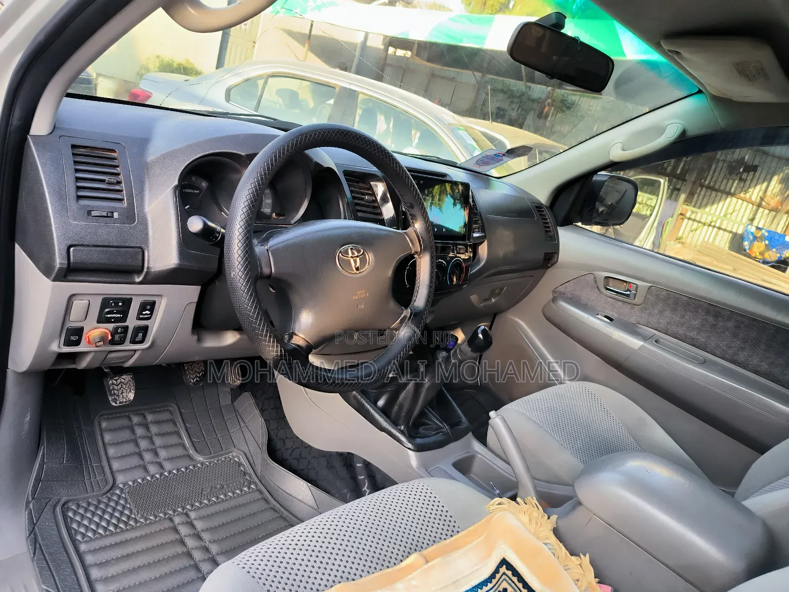 Toyota Hilux 2015 Silver