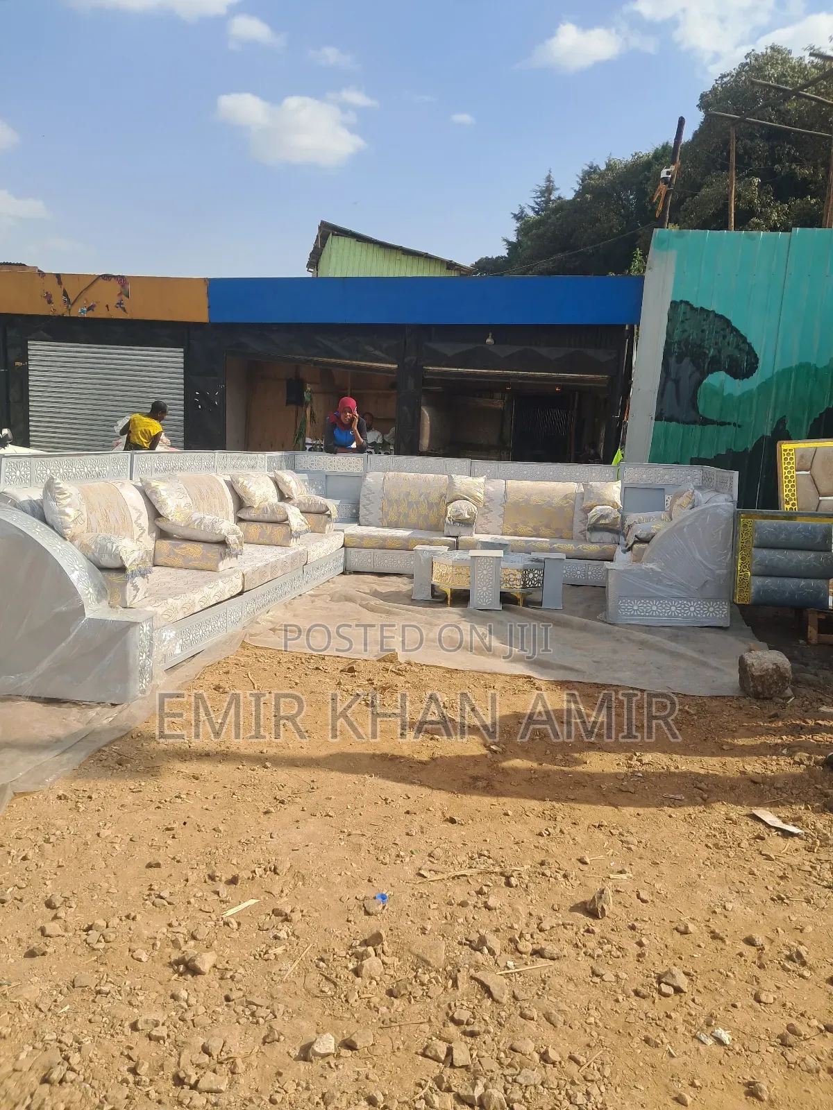 Alif Mejlis and Sofa