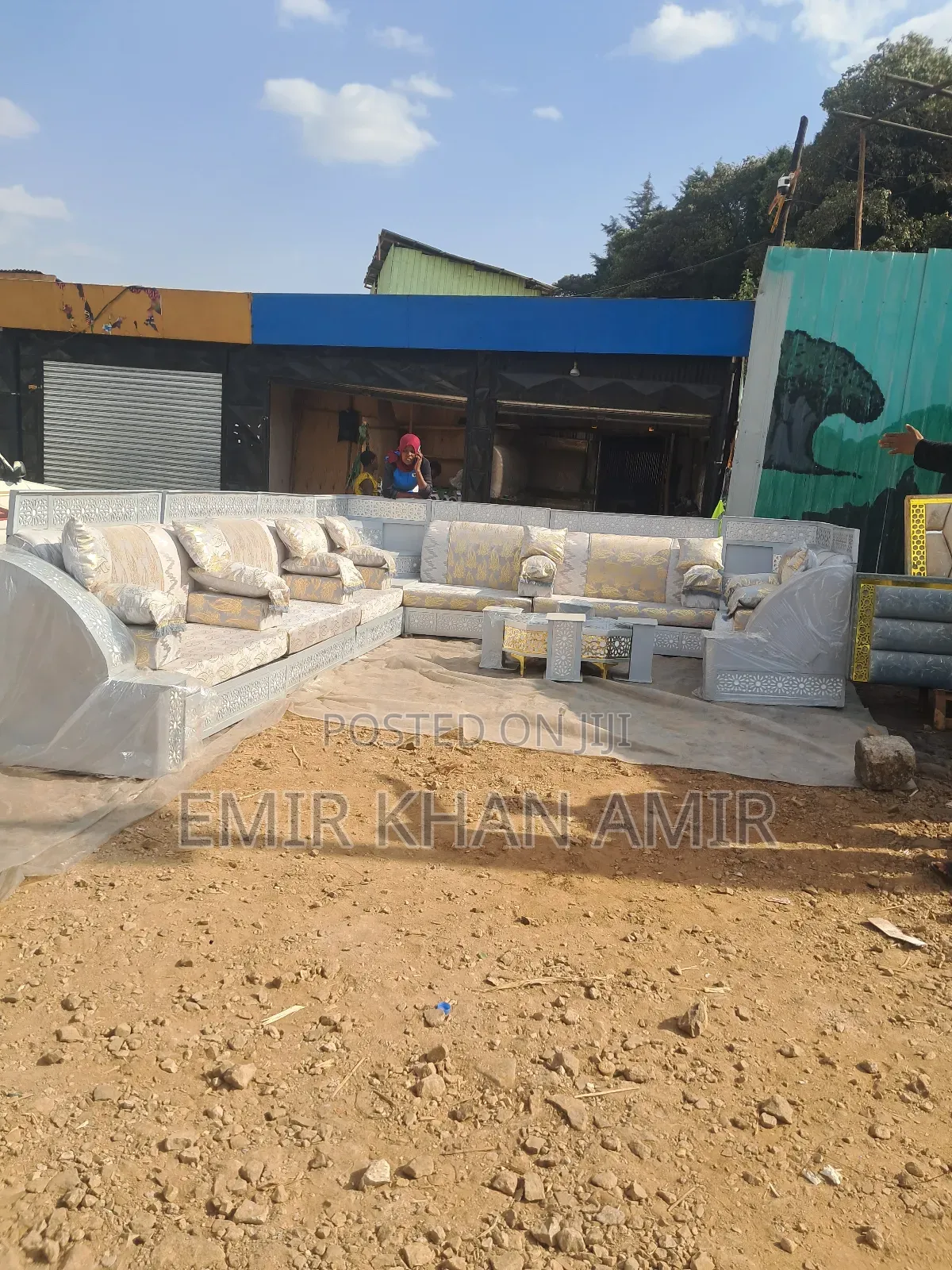 Alif Mejlis and Sofa