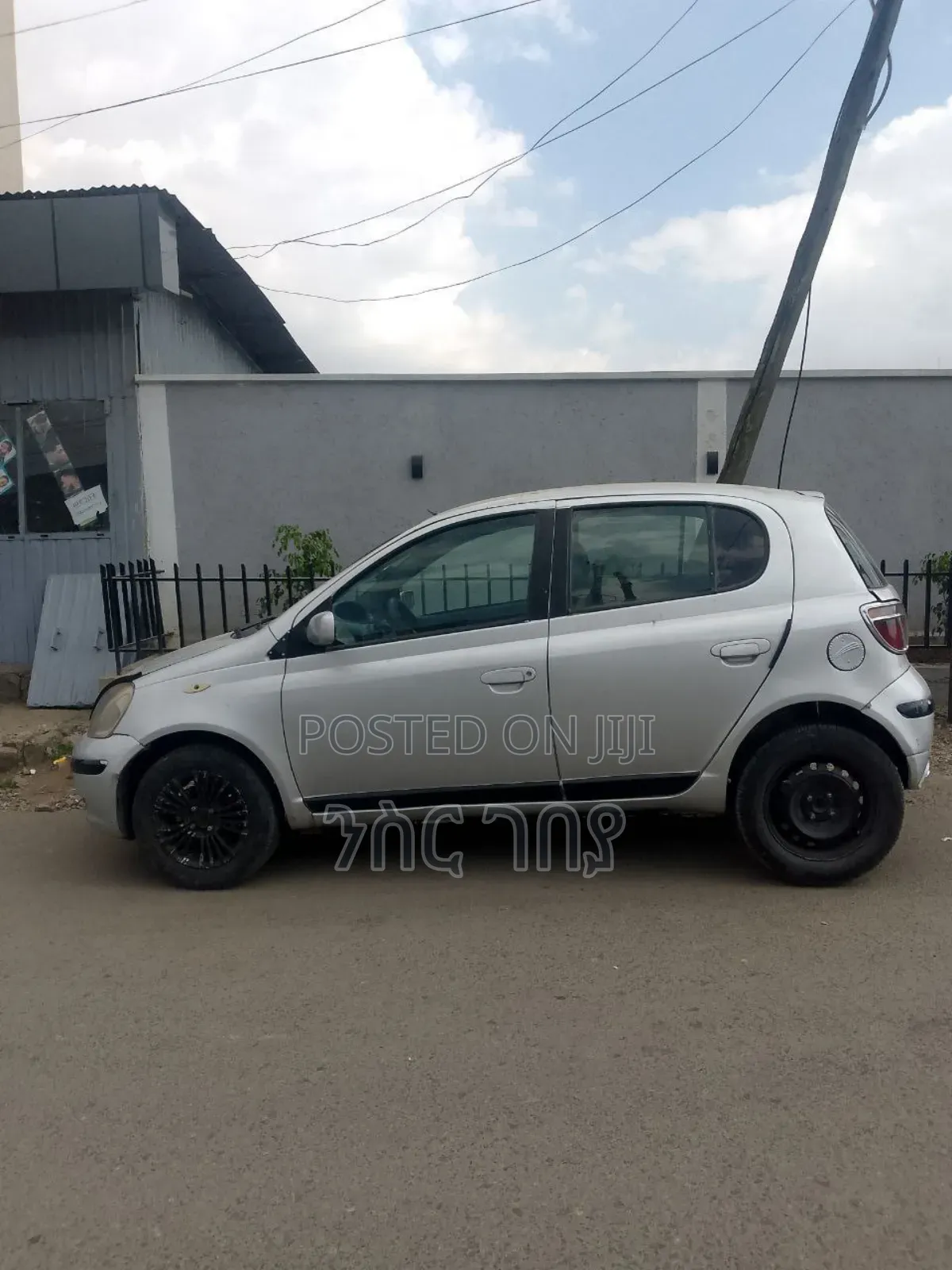 Toyota Vitz 2002 White