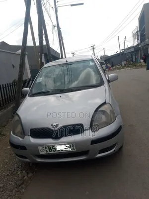 Toyota Vitz 2002 White