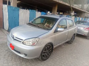 Toyota Platz 2005 Silver