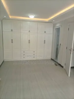 5bdrm House in Akaky Kaliti for sale