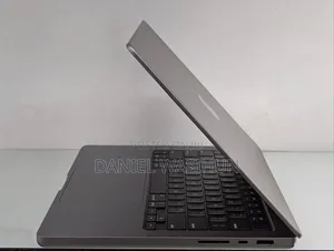 New Laptop Apple MacBook Pro M1 16GB AMD A10 SSD 512GB