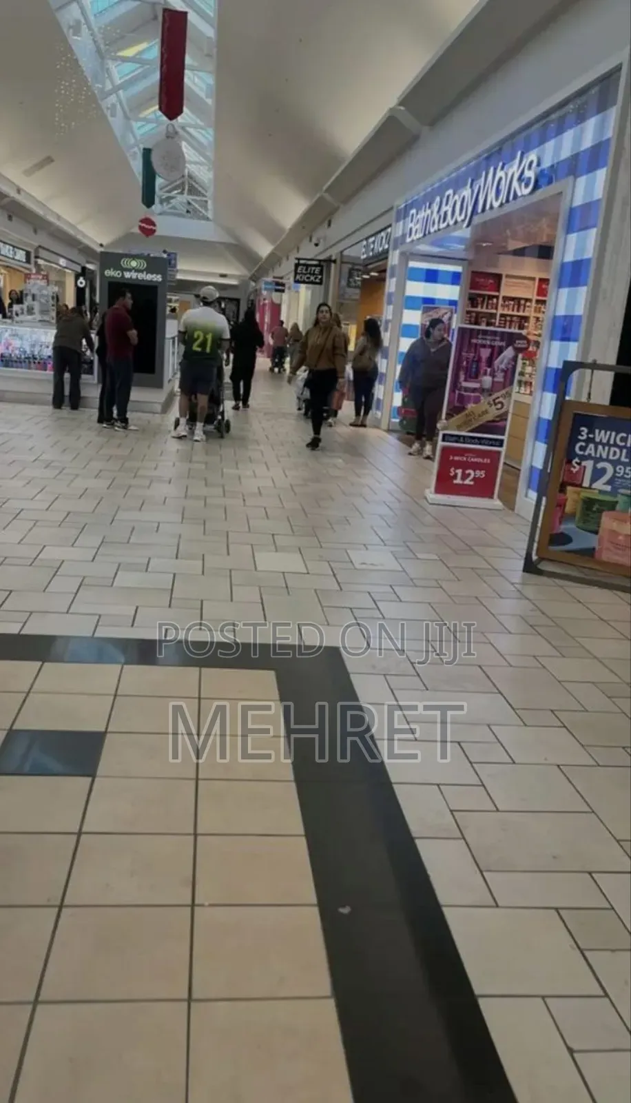 ተፈላጊ በሆነ ቦታ የንግድ ሞል ለሽያጭ 2.5 ሚሊዮን ጠቅላላ ዋጋ