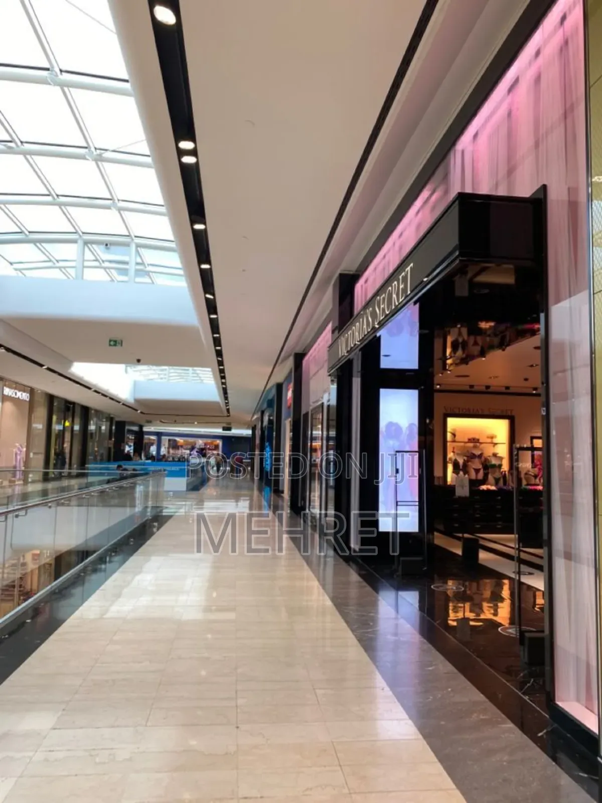 ተፈላጊ በሆነ ቦታ የንግድ ሞል ለሽያጭ 2.5 ሚሊዮን ጠቅላላ ዋጋ