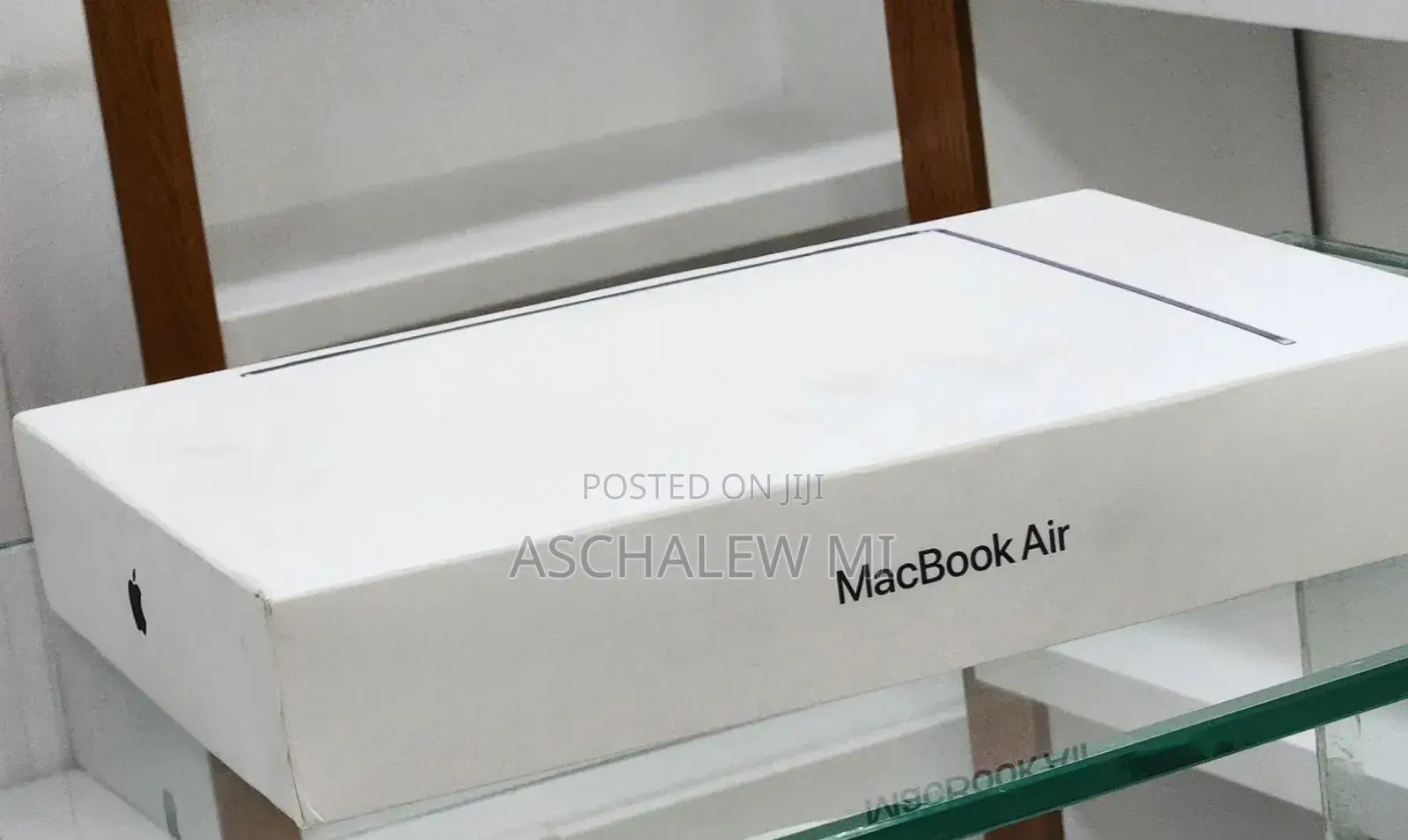 New Laptop Apple MacBook Air 2025 M4 13-Inch 16GB Apple M4 SSD 256GB
