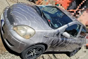 Toyota Vitz 2003 Teal