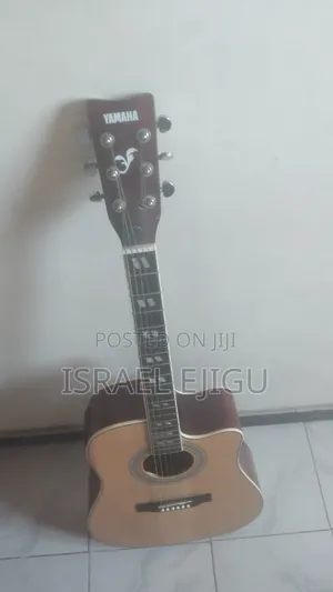 Acoustic Yamaha F6000eq Guitar for Few Days