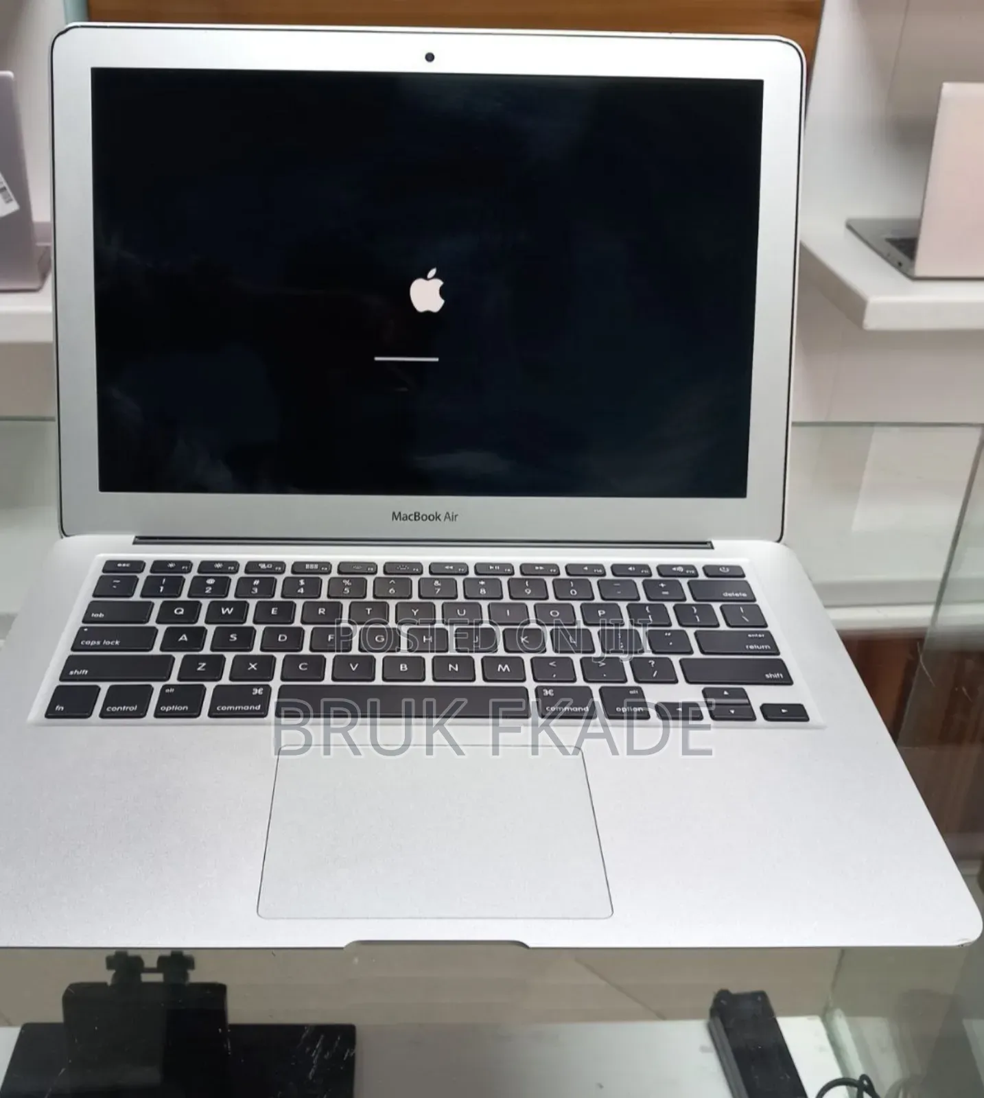 New Laptop Apple MacBook Air 2015 8GB Intel Core I5 SSD 256GB