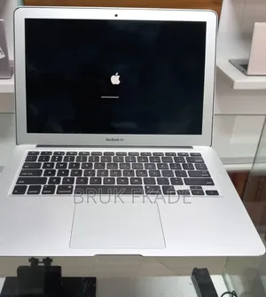 New Laptop Apple MacBook Air 2015 8GB Intel Core I5 SSD 256GB