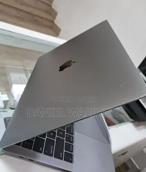 New Laptop Apple MacBook Pro 2017 16GB Intel Core I5 SSD 256GB