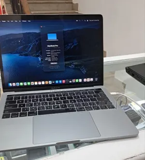 New Laptop Apple MacBook Pro 2017 16GB Intel Core I5 SSD 256GB