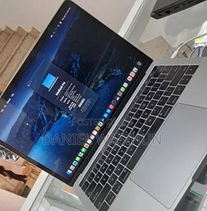 New Laptop Apple MacBook Pro 2017 16GB Intel Core I5 SSD 256GB