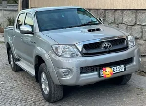 Toyota Hilux 2010 Silver