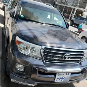 Toyota Land Cruiser 2015 Gray