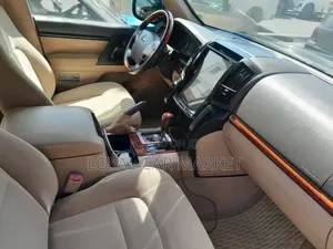 Toyota Land Cruiser 2015 Gray