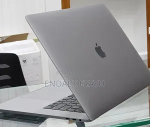 New Laptop Apple MacBook Pro 2017 16GB Intel Core I7 SSD 512GB