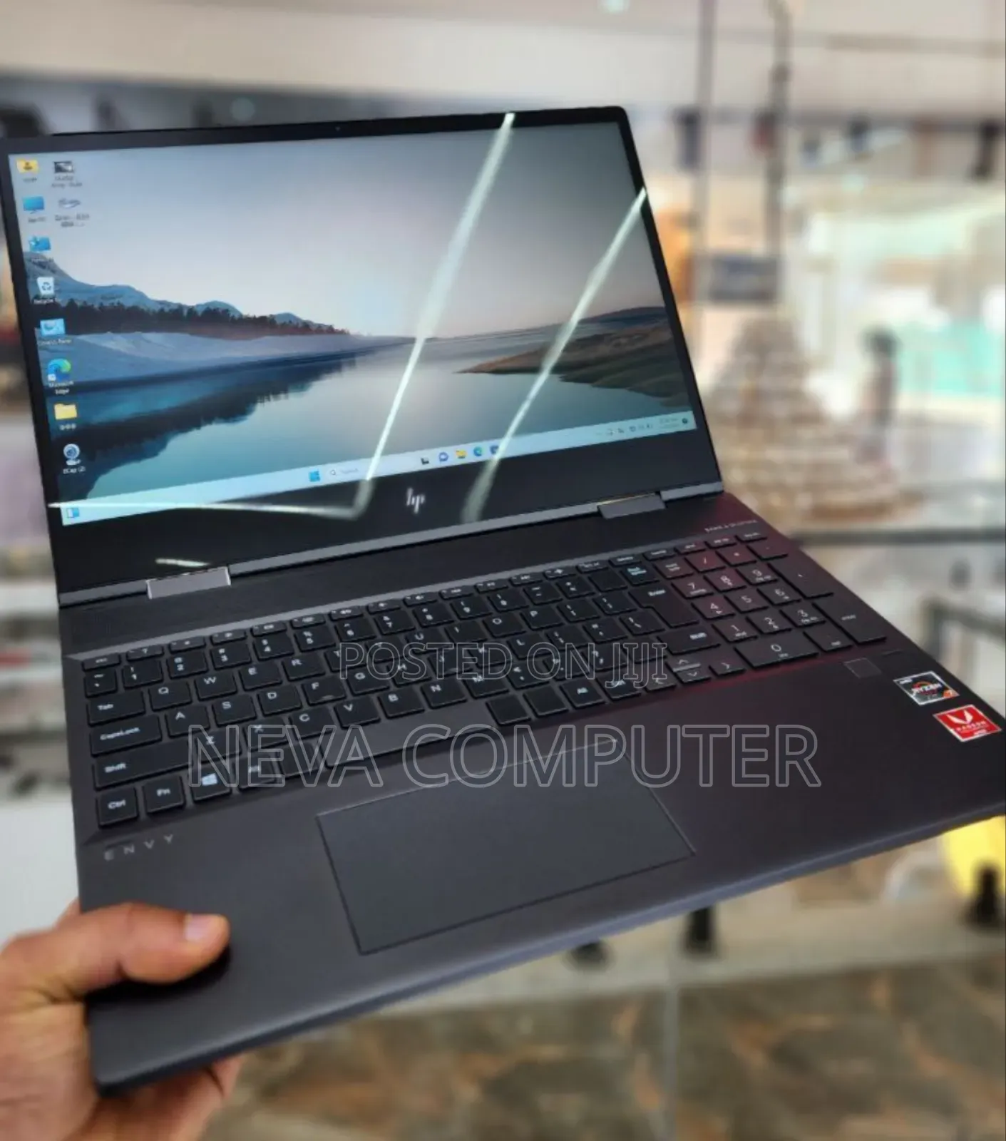 New Laptop HP Envy X360 8GB AMD Ryzen 7 SSD 256GB