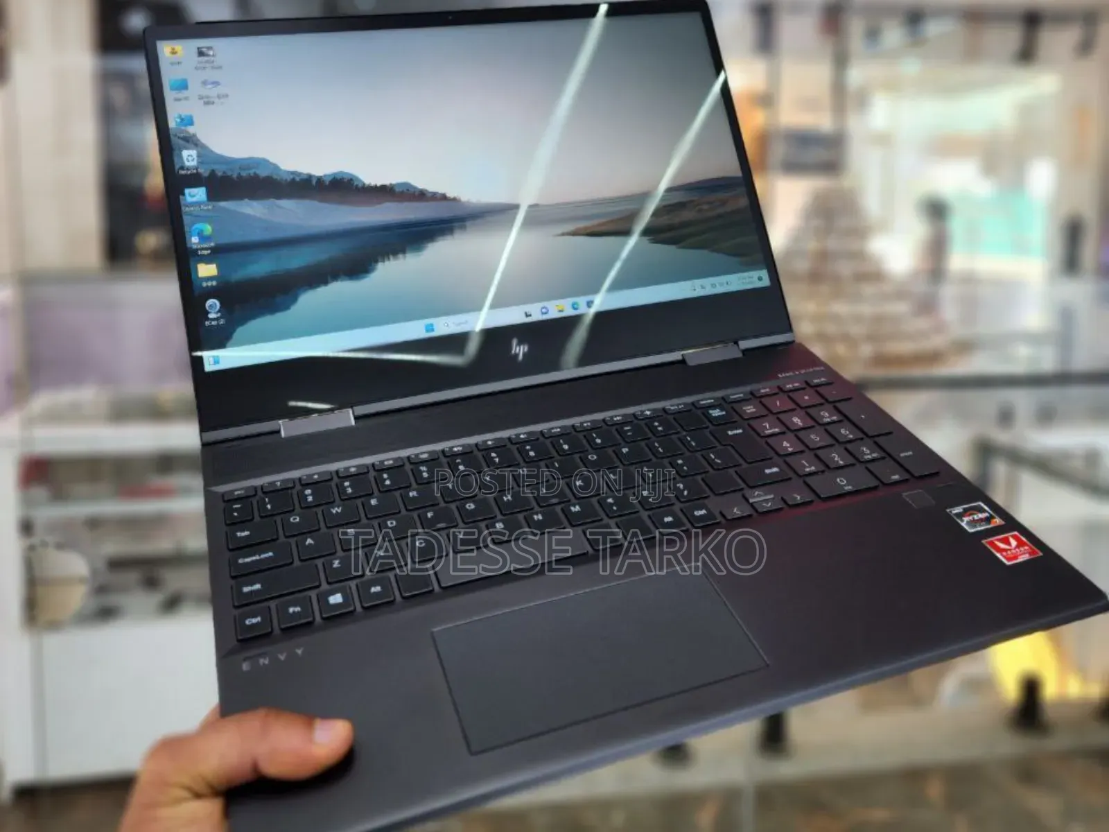 New Laptop HP Envy X360 8GB AMD Ryzen 7 SSD 256GB