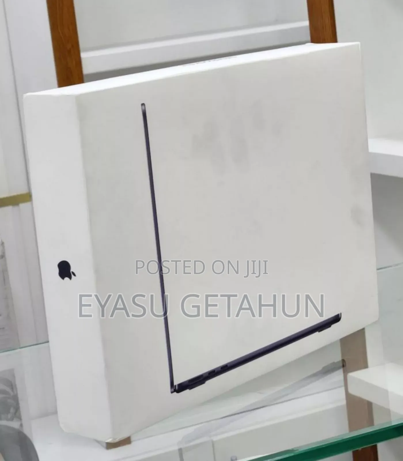 New Laptop Apple MacBook Air 2025 M4 13-Inch 16GB Apple M4 SSD 256GB