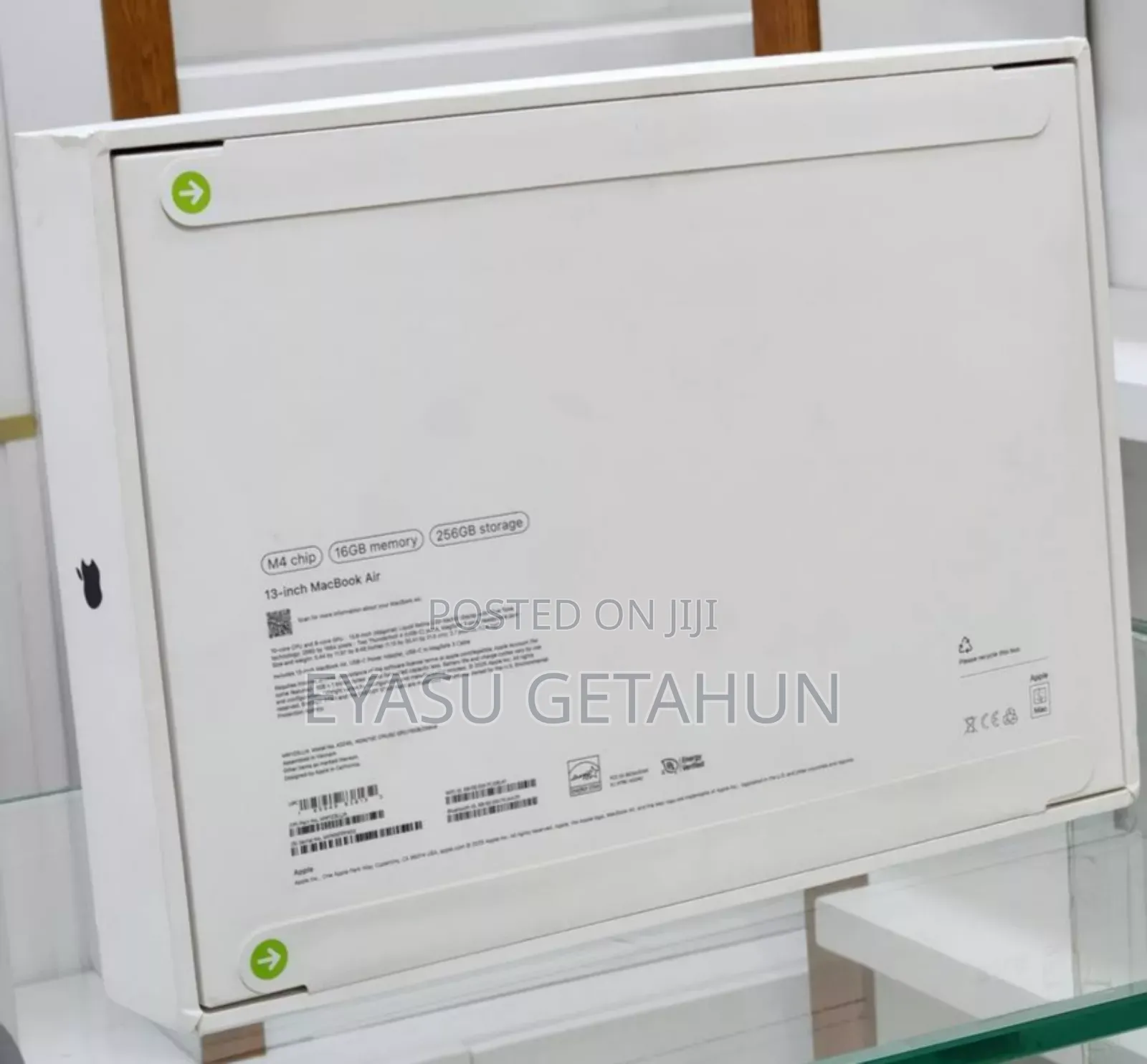 New Laptop Apple MacBook Air 2025 M4 13-Inch 16GB Apple M4 SSD 256GB