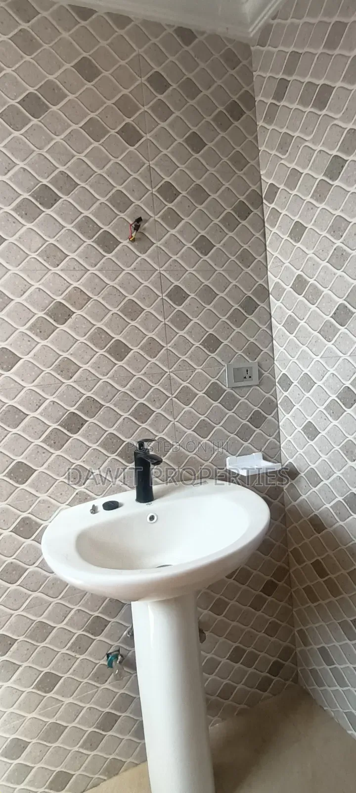 Furnished 2bdrm Condo in Bole for sale