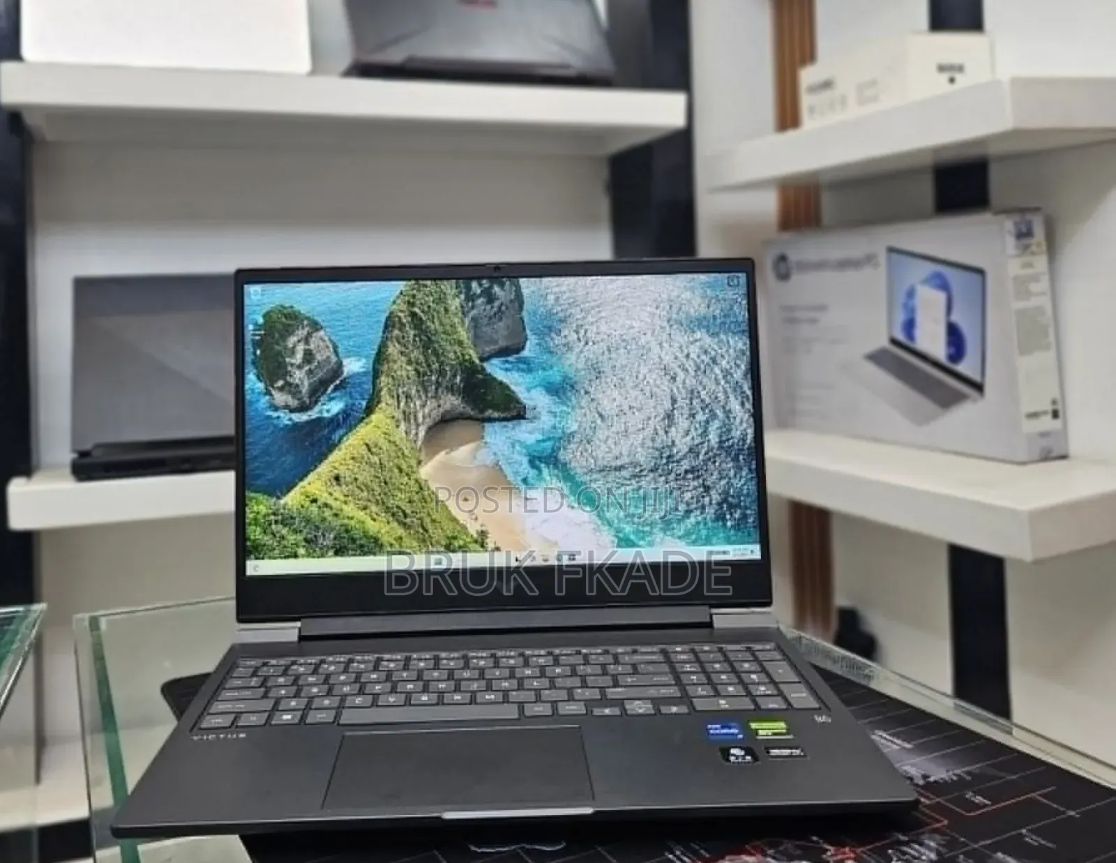 New Laptop Vinovo 16GB Intel Core I7 SSD 256GB