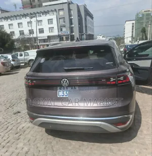 Volkswagen ID.6 2022 Burgundy