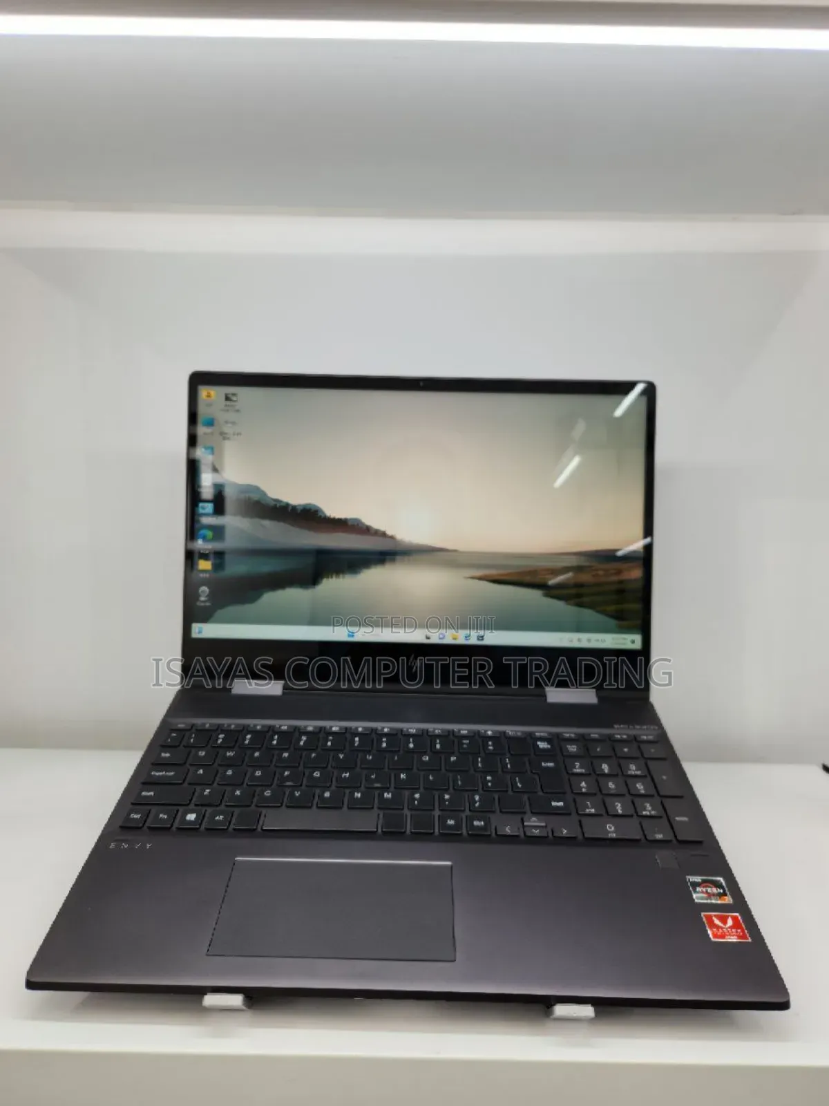 New Laptop HP Envy X360 8GB AMD Ryzen 7 SSD 256GB