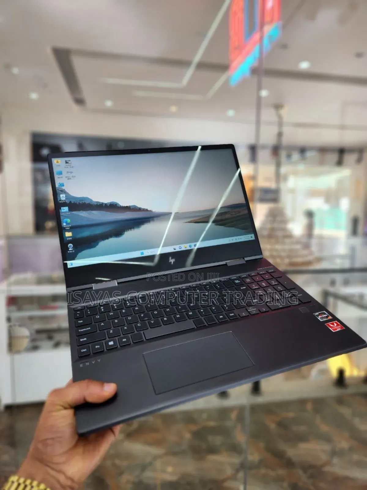 New Laptop HP Envy X360 8GB AMD Ryzen 7 SSD 256GB