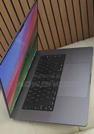 New Laptop Apple MacBook Pro M1 32GB Apple M1 Max SSD 512GB