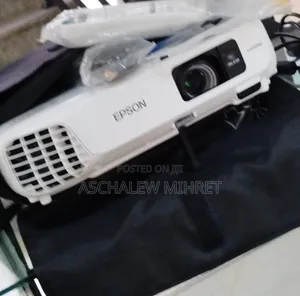 Brand New Epson Projector With Bag, Remote Model