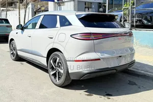 New BYD Seal DM-i 2025 Off white