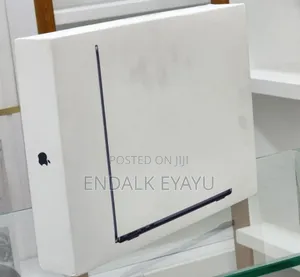 New Laptop Apple MacBook Air 2025 M4 13-Inch 16GB Apple M4 SSD 256GB