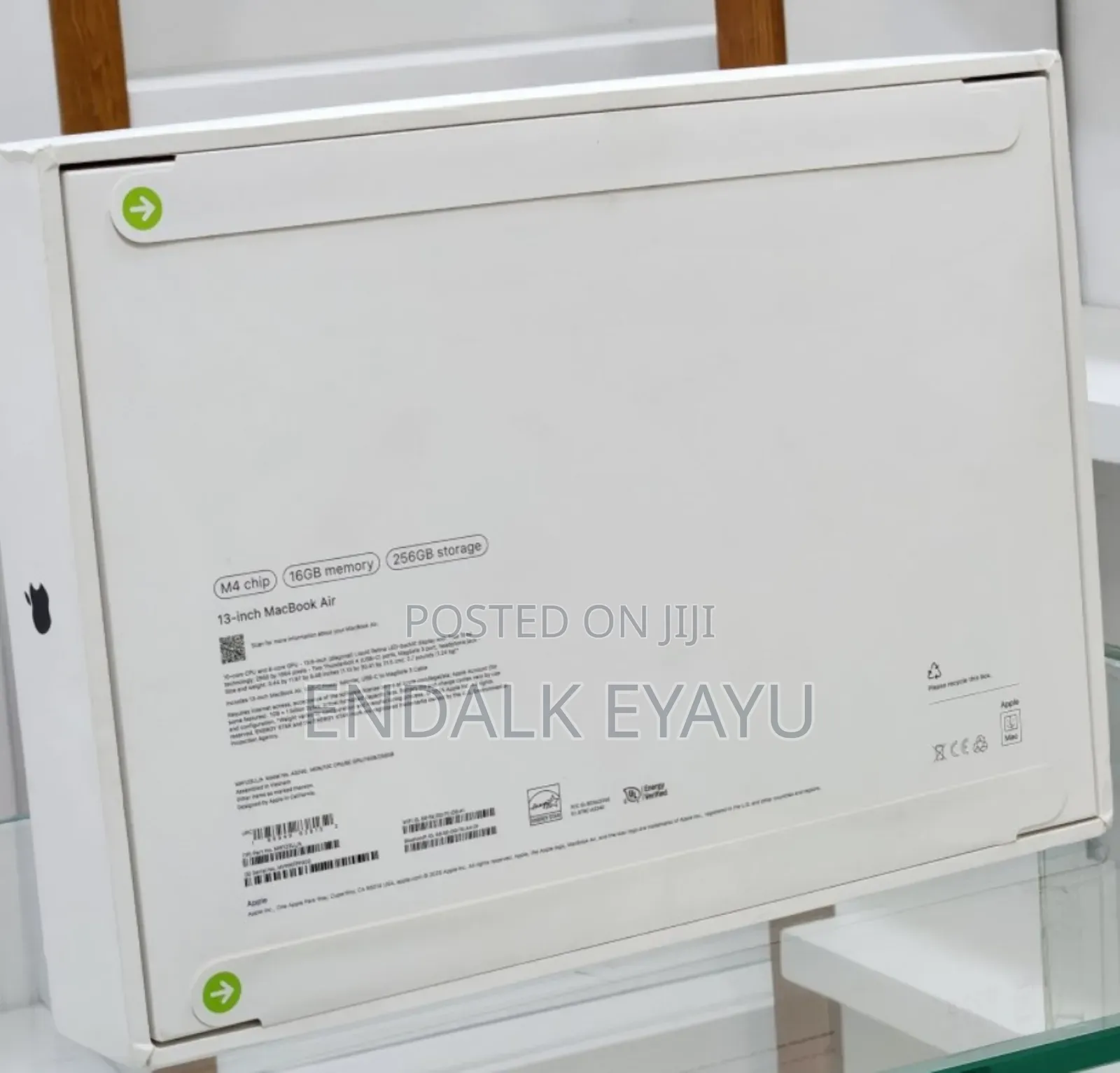 New Laptop Apple MacBook Air 2025 M4 13-Inch 16GB Apple M4 SSD 256GB