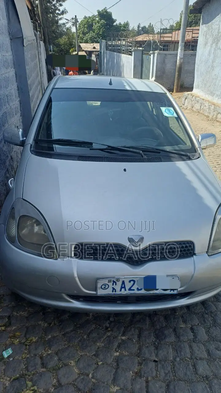 Toyota Vitz 2000