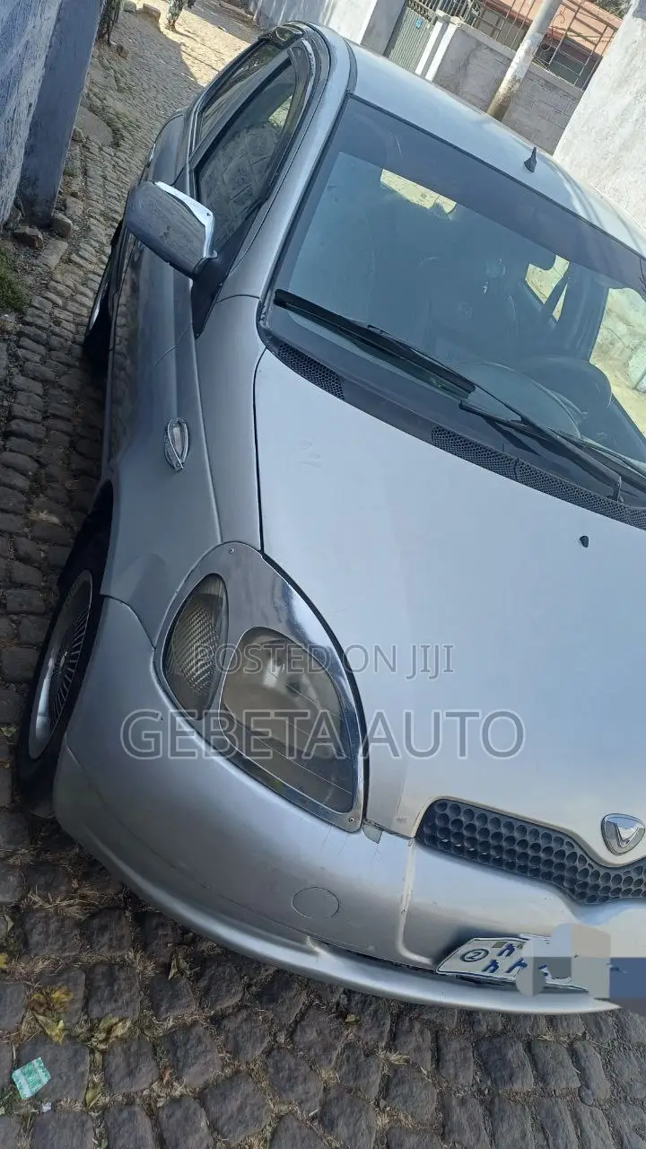 Toyota Vitz 2000