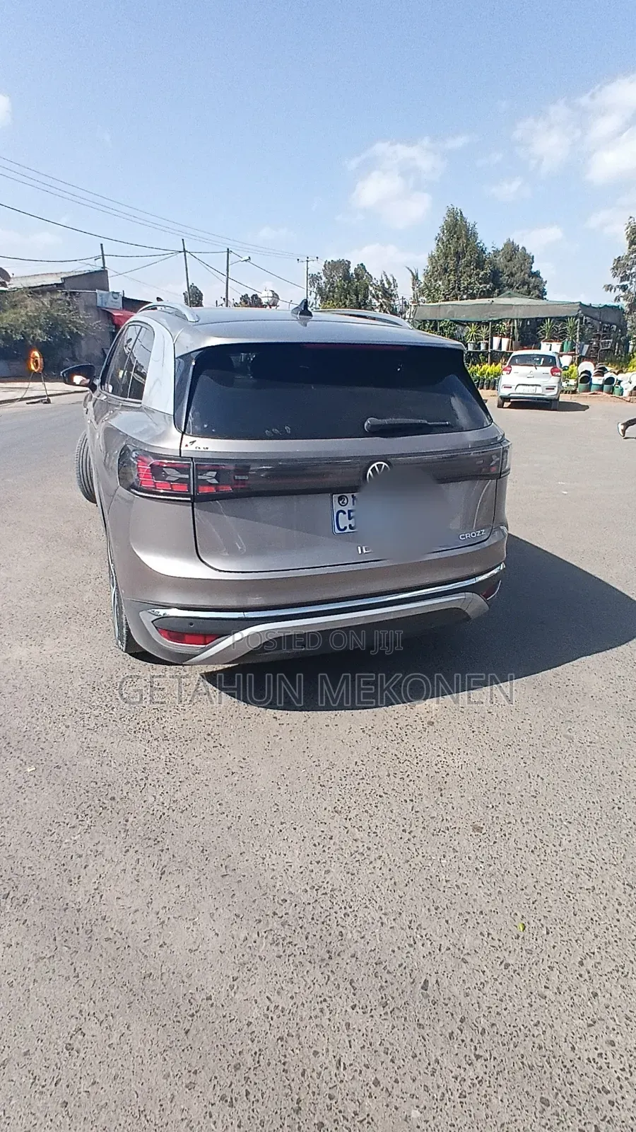 Volkswagen ID.6 2024 Gold