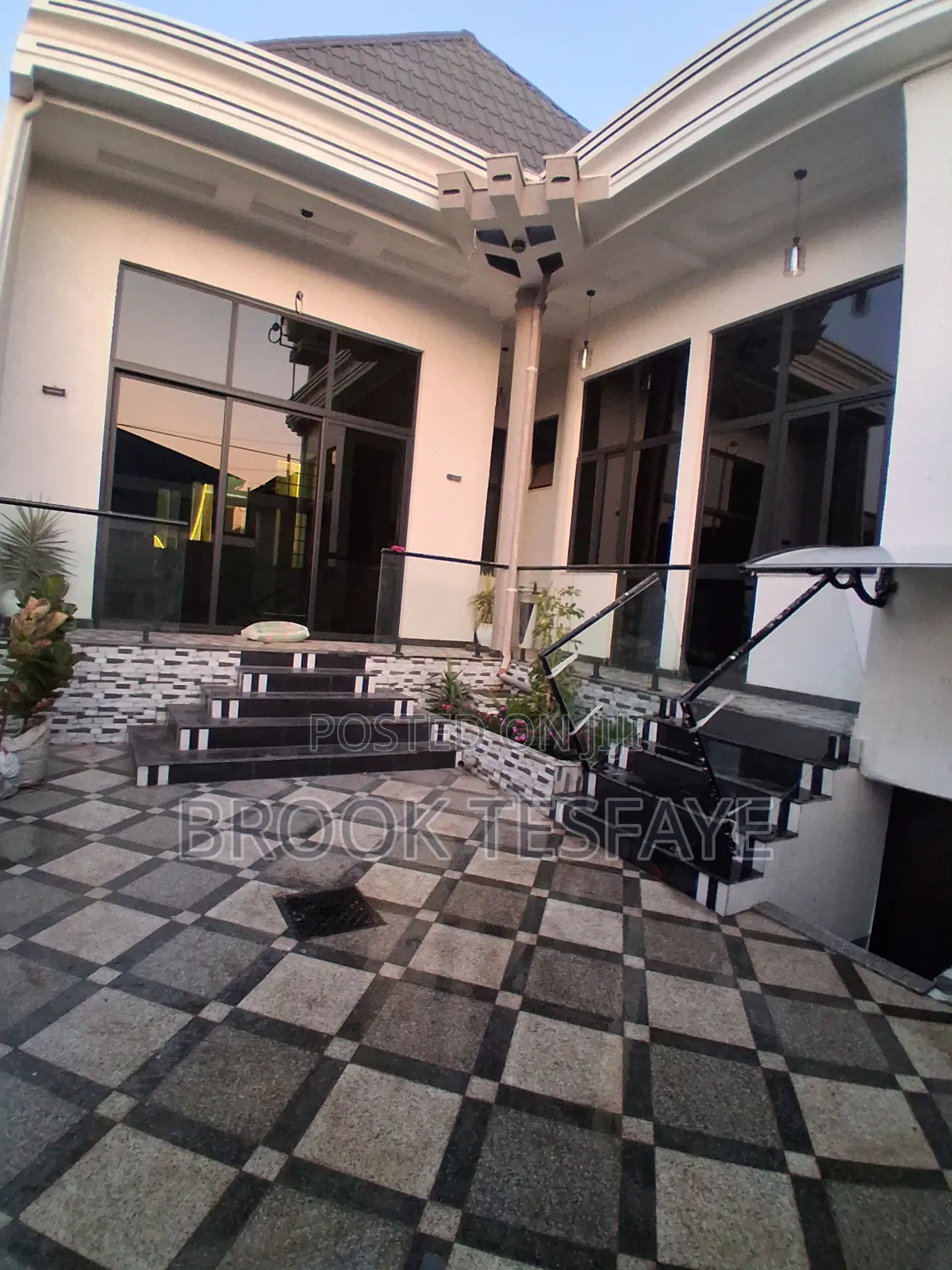 4bdrm Villa in Bishoftu ( D/Zeit ), East Shewa for sale