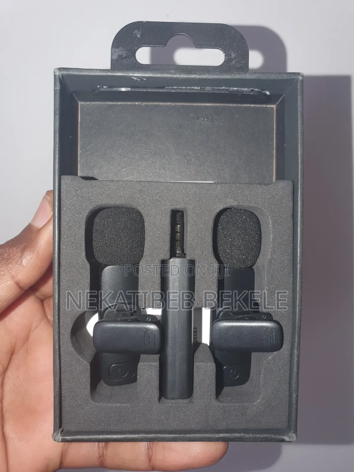 Dual Wireless Microphone.