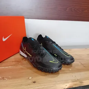 Nike Phtom Elite Gt2 Academy Futsal Soccer Cleats