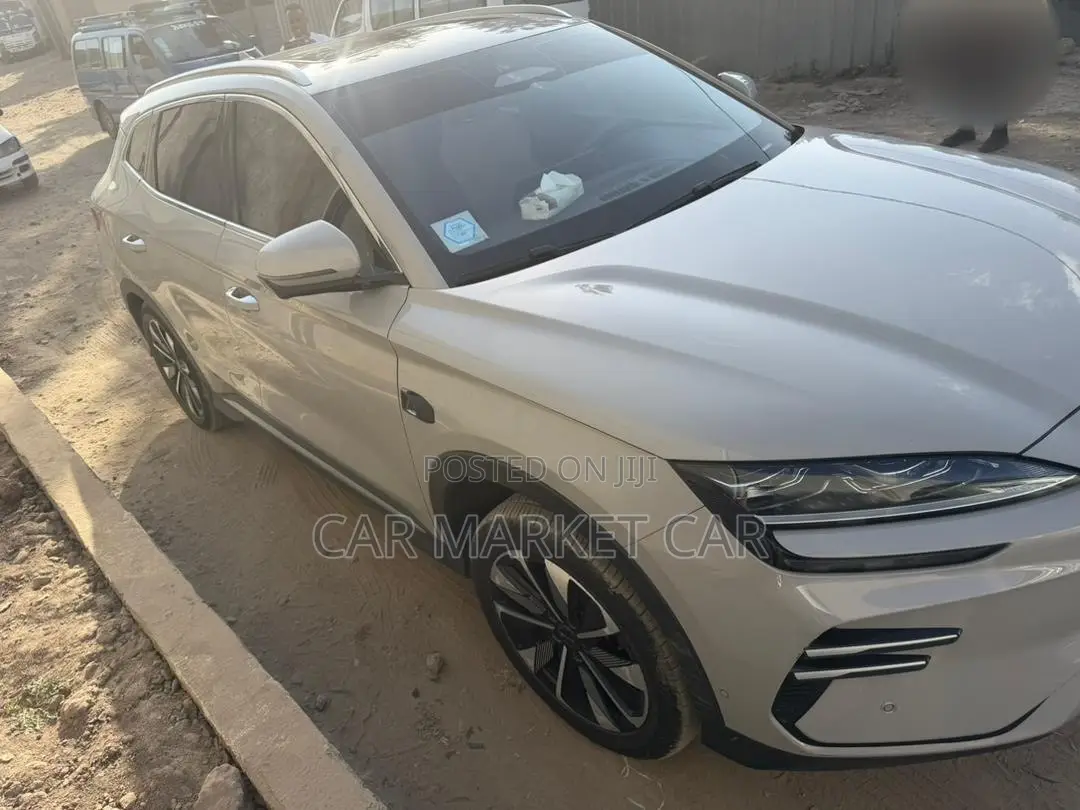 BYD Song Plus 2025 White