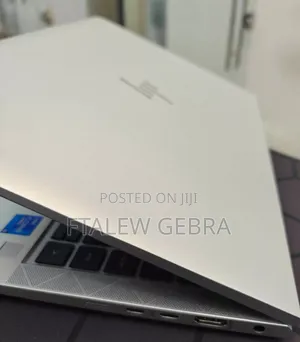 New Laptop HP Elite X2 G8 16GB Intel Core I5 SSD 512GB