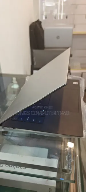 New Laptop Dell XPS 15 16GB Intel Core I7 SSD 512GB