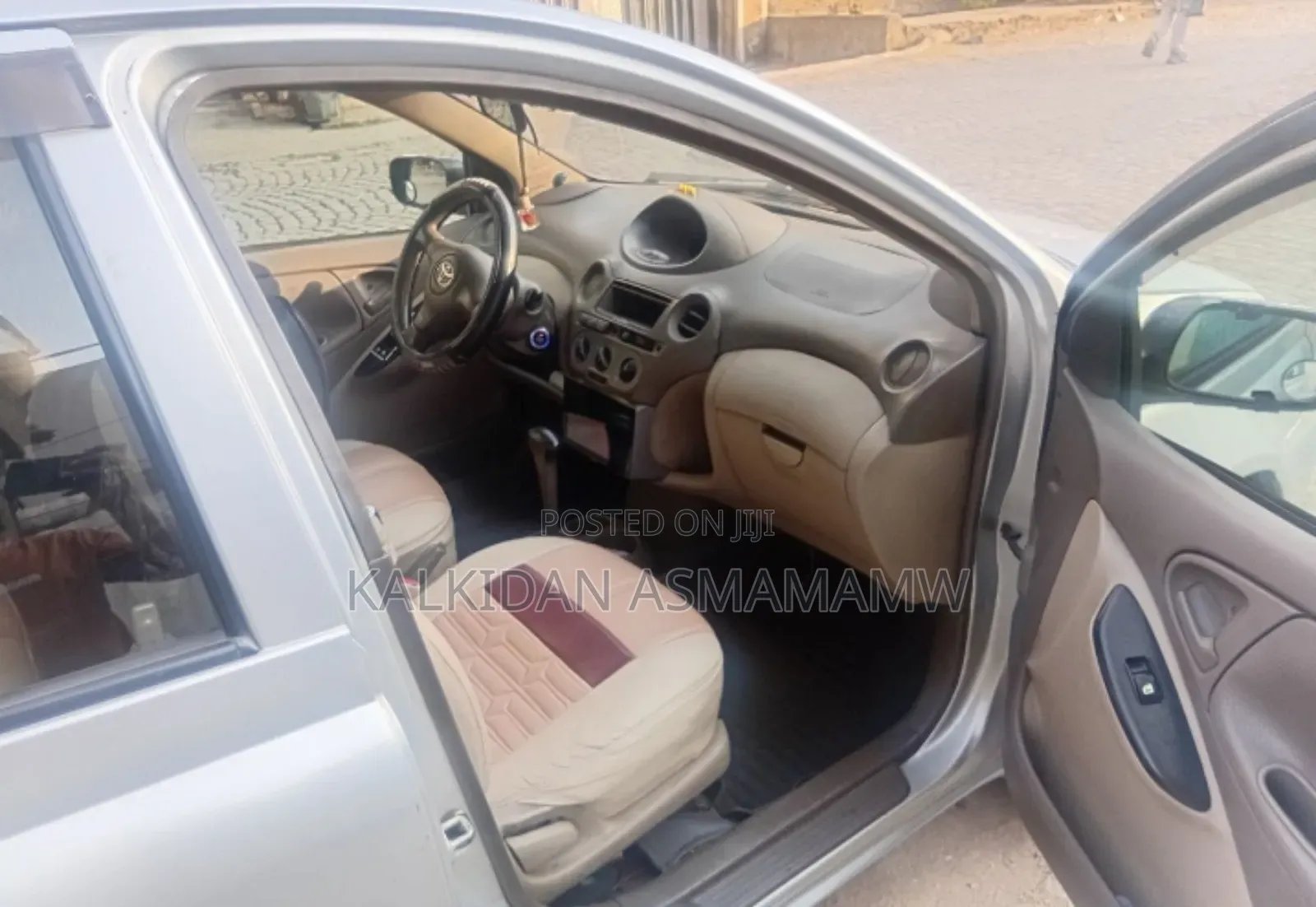 Toyota Platz 2005 Silver