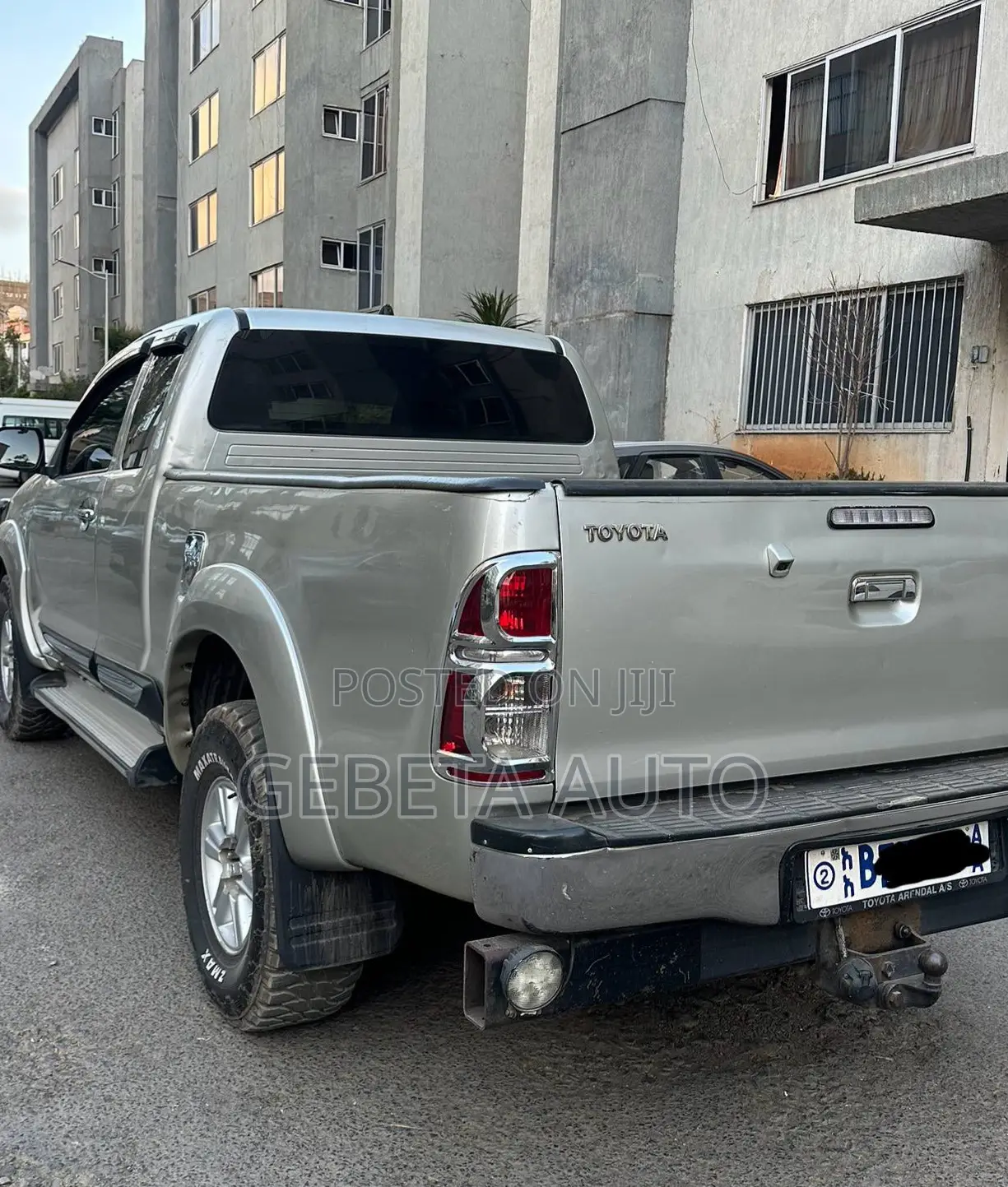 Toyota Hilux SR 4x4 2013