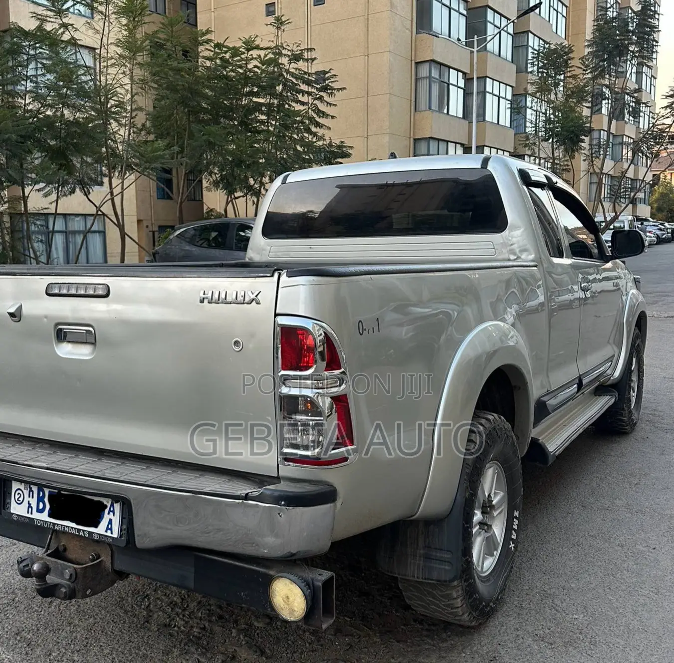 Toyota Hilux SR 4x4 2013
