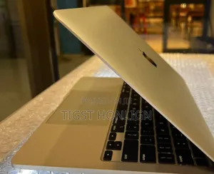 New Laptop Apple MacBook 2020 8GB Apple M1 SSD 256GB